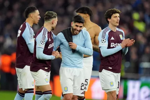 إيمري: نريد المزيد في دوري أبطال أوروبا.. واللعب أمام باريس له وضع خاص